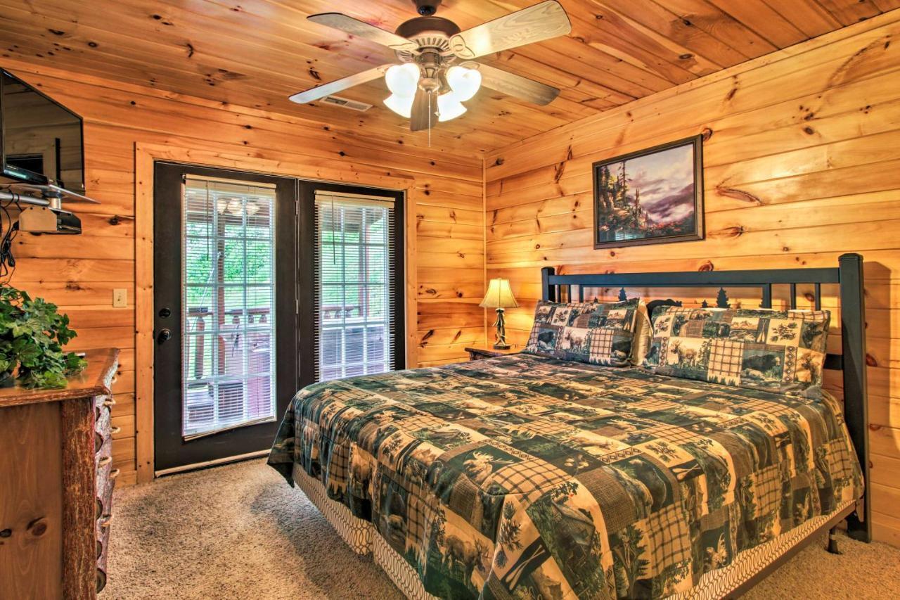 Expansive Gatlinburg Cabin Hot Tub, Deck And Grill! Exterior photo